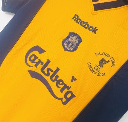 Camiseta retro Liverpool 2000/01 tercera equipación amarilla y azul marino — foto 2