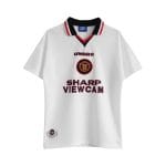 Camiseta retro Manchester United 1996/97 segunda equipación blanca — vista frontal en maniquí