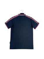 Camiseta retro Manchester United 1998/99 segunda equipación negra — detalle de la manga
