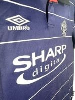 Camiseta retro Manchester United 1999/00 tercera equipación azul marino — foto 5