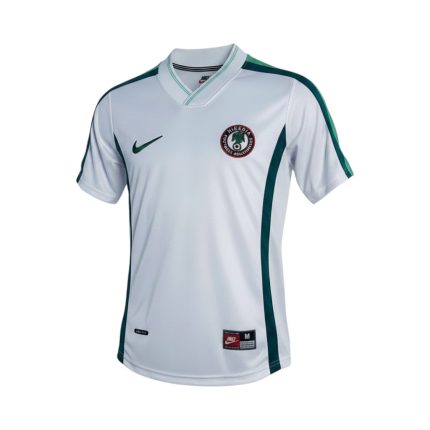 Camiseta retro de fútbol de Nigeria 1998 segunda equipación blanca Nike — vista frontal en maniquí