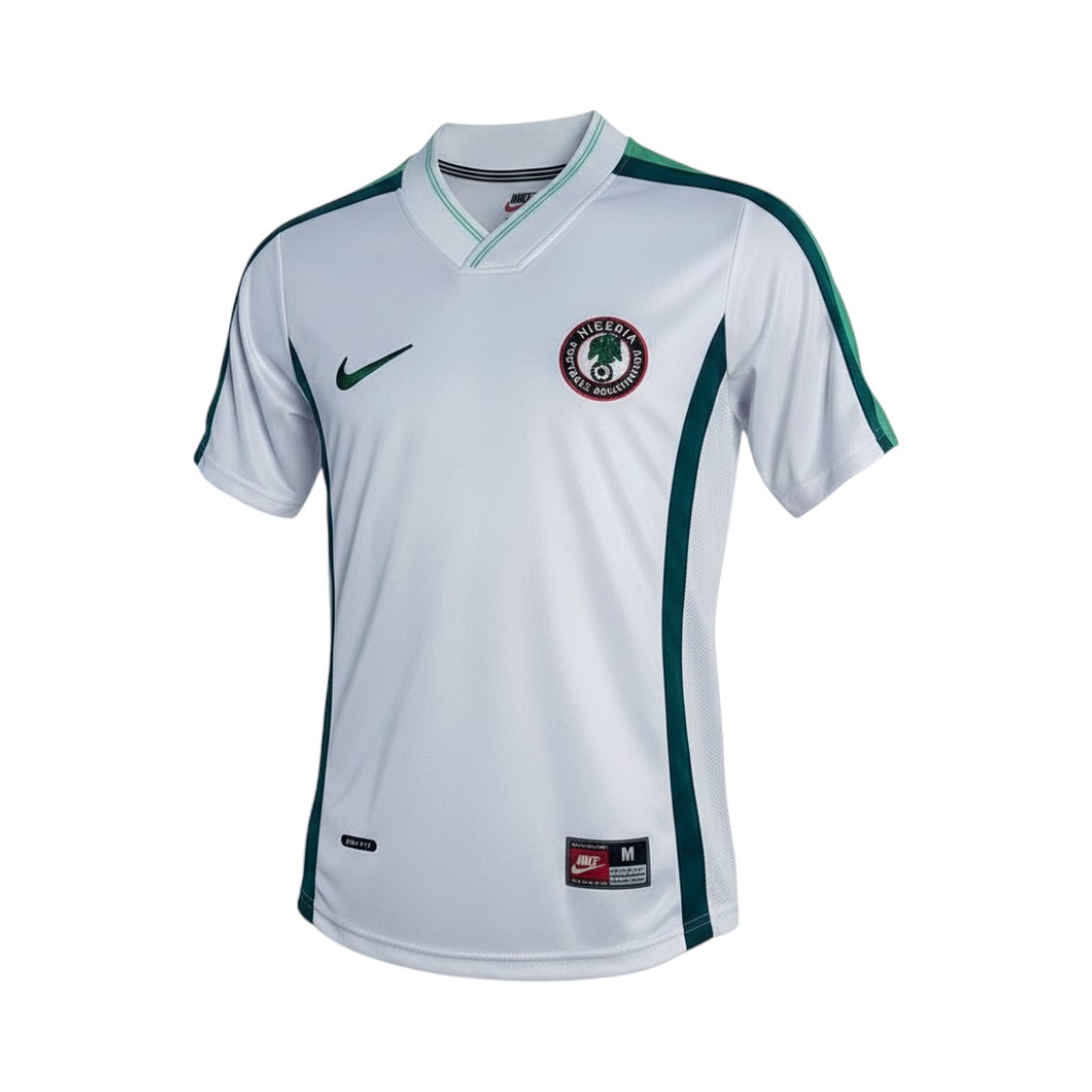 camiseta-retro-nigeria-1998-segunda-equipacion-01 Camiseta retro de fútbol de Nigeria 1998 segunda equipación blanca Nike — vista frontal en maniquí
