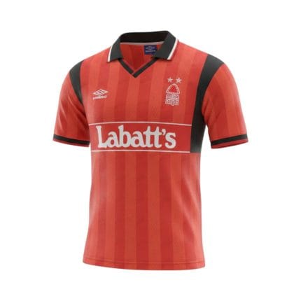 Camiseta retro Nottingham Forest 1994/95 primera equipación — vista frontal en maniquí