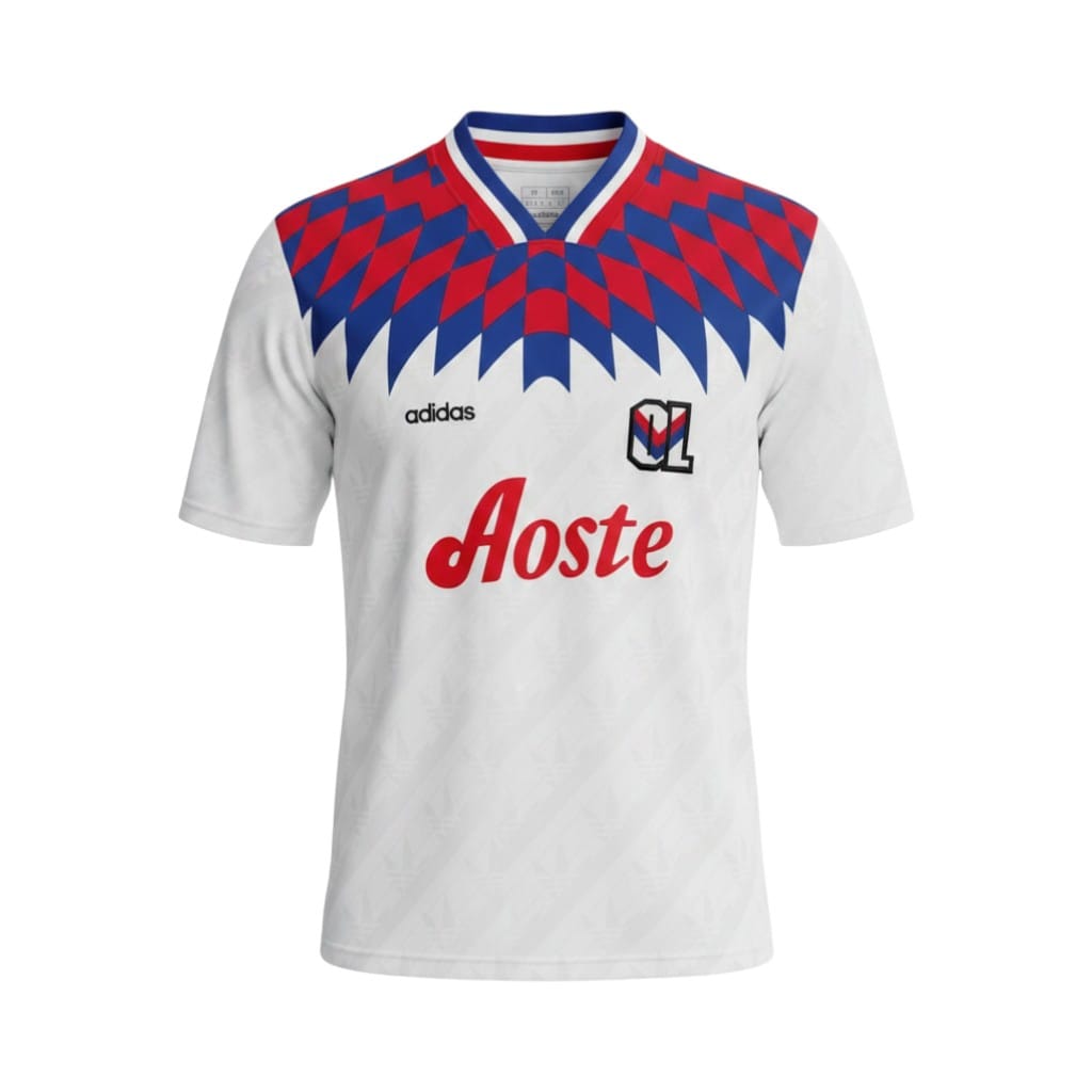 camiseta-retro-olympique-de-lyon-1995-96-primera-equipacion-01 Camiseta retro Olympique de Lyon 1995/96 primera equipación — vista frontal en maniquí