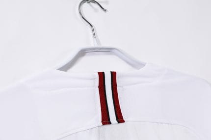 Camiseta retro del PSG de la segunda equipación de la temporada 2018/19. — foto 2