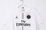 Camiseta retro del PSG de la segunda equipación de la temporada 2018/19. — foto 10