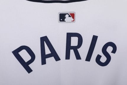 Camiseta estilo béisbol PSG 2025 blanca con ribetes negros. — foto 2