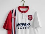 Camiseta retro Rangers 1996/97, segunda equipación, blanca con detalles rojos y azules. — foto 3