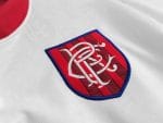 Camiseta retro Rangers 1996/97, segunda equipación, blanca con detalles rojos y azules. — foto 7