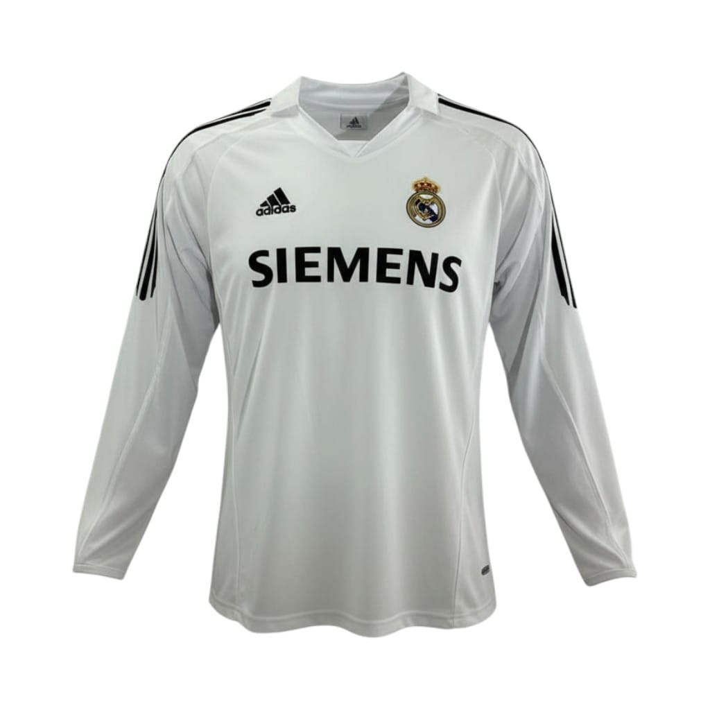 camiseta-retro-real-madrid-2005-06-primera-equipacion-manga-larga-01 Camiseta retro Real Madrid 2005/06 Primera Equipación Manga Larga — vista frontal en maniquí
