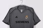 Camiseta retro Real Madrid 2005/06 tercera equipación gris con sponsor Siemens. — foto 11