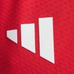 Camiseta oficial del Arsenal FC temporada 26/27, primera equipación en versión jugador para adulto, vista frontal.