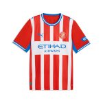 Primera equipación oficial del Girona FC para niños, temporada 2026/27. Incluye camiseta y pantalón rojiblancos.