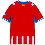 Primera equipación oficial del Girona FC para niños, temporada 2026/27. Incluye camiseta y pantalón rojiblancos.