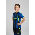 Tercera equipación oficial del Real Betis Balompié para niños de la temporada 2026/27. Conjunto de camiseta y pantalón.