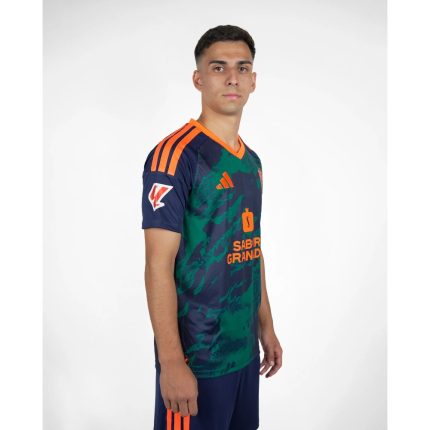 Camiseta de fútbol del Granada CF, segunda equipación de visitante para la temporada 26-27. Versión para adulto.