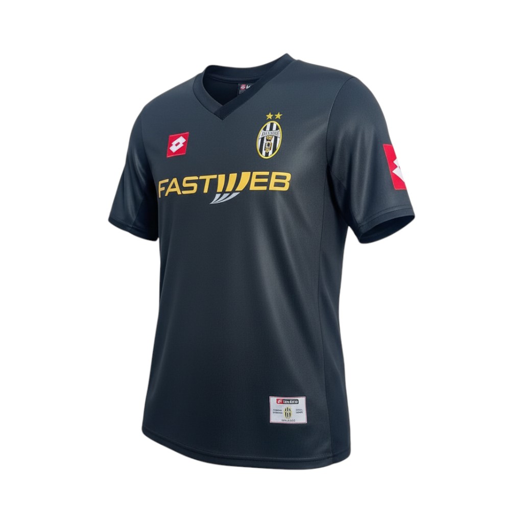 Camiseta retro Juventus 2001/02 segunda equipación vista frontal en maniquí Camiseta retro Juventus 2001/02 segunda equipación — vista frontal en maniquí
