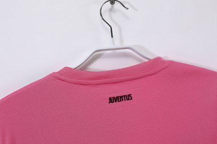 Camiseta retro Juventus 2011/12 Segunda Equipación rosa con estrella negra — foto 2