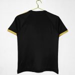 Camiseta retro Juventus 2015/16 tercera equipación negra y dorada — foto 3