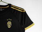 Camiseta retro Juventus 2015/16 tercera equipación negra y dorada — foto 10