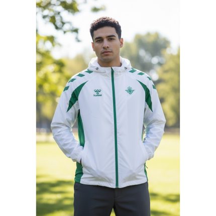 Chaqueta cortavientos oficial del Real Betis Balompié para la temporada 2027 en color blanco para adulto. Viste como tus ídolos.