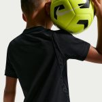 Conjunto de la segunda equipación de fútbol de Noruega para niños 2026, compuesto por camiseta y pantalón corto blancos.