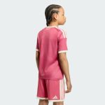 Tercera equipación oficial del Real Madrid para niños, temporada 2026/2027. Conjunto de camiseta y pantalón infantil del club.