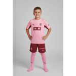Tercera equipación oficial del Valencia CF para niños, temporada 2026/27. Camiseta y pantalón de fútbol infantil.