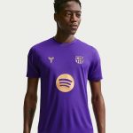 Camiseta de entrenamiento visitante del FC Barcelona para la temporada 26/27. Segunda equipación de training del Barça para adulto.