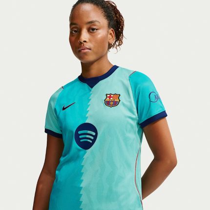 Camiseta alternativa de mujer del FC Barcelona para la temporada 2026/27. Vista frontal de la tercera equipación.