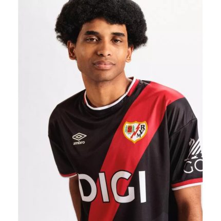 Camiseta de portero del Rayo Vallecano para la temporada 2026-2027. Equipación oficial de guardameta del club vallecano.
