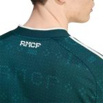 Segunda equipación del Real Madrid para la temporada 2027. Camiseta de fútbol para los partidos como visitante.